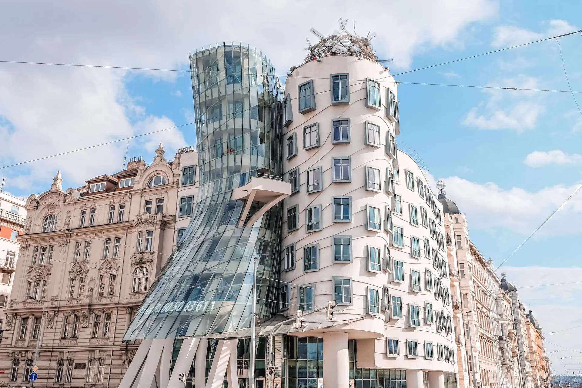 In Memory of Frank Gehry: 10 Significant Architectural Projects — image 4