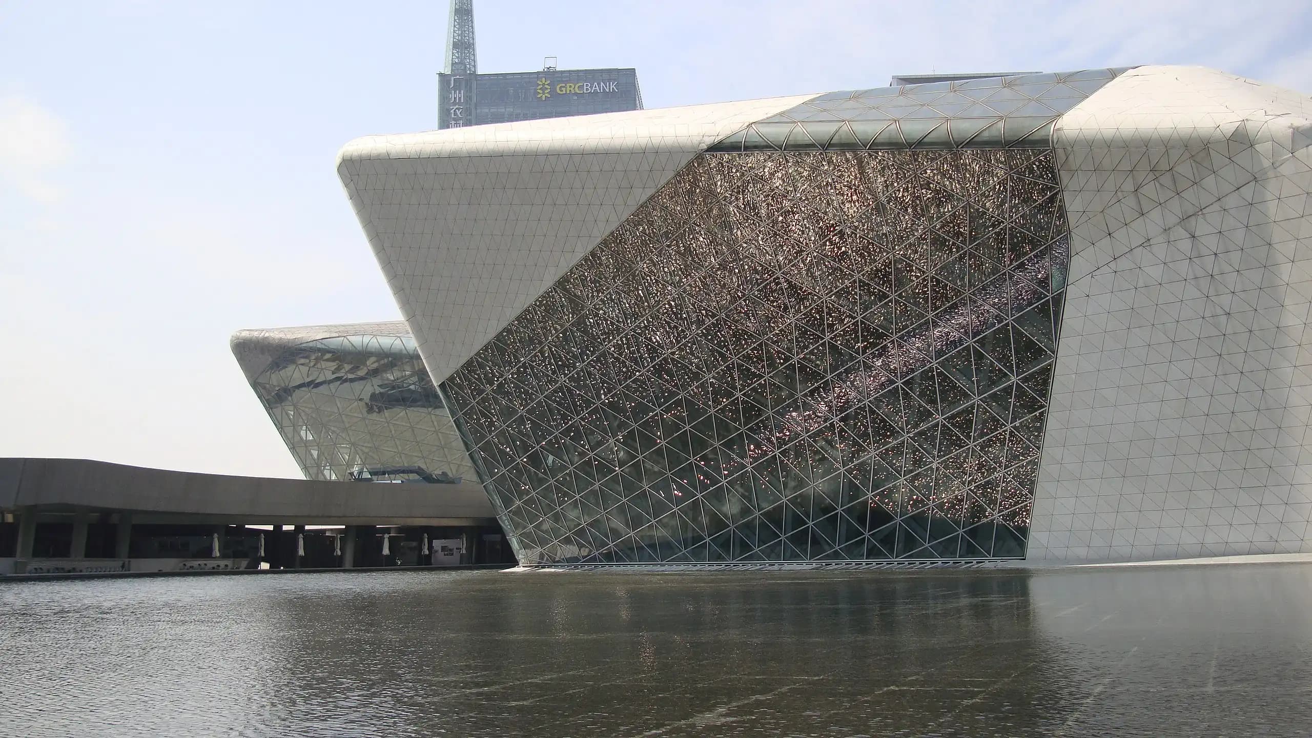 Pioneer of Modern Architecture: Zaha Hadid's 10 Iconic Projects — image 3
