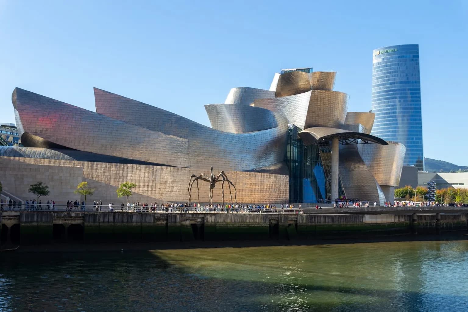 In Memory of Frank Gehry: 10 Significant Architectural Projects — image 1