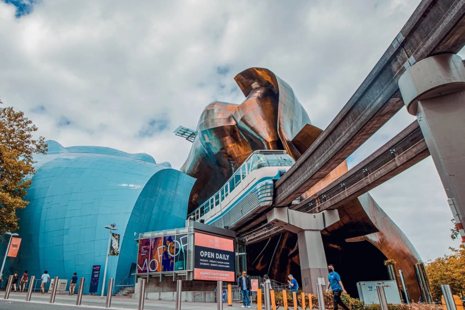 In Memory of Frank Gehry: 10 Significant Architectural Projects — image 3