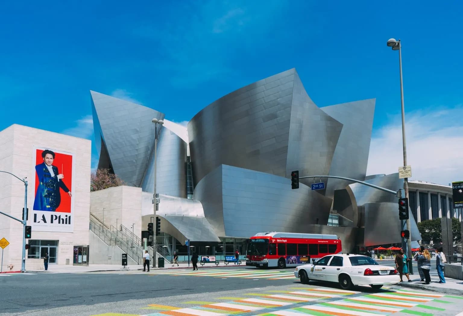 In Memory of Frank Gehry: 10 Significant Architectural Projects — image 2