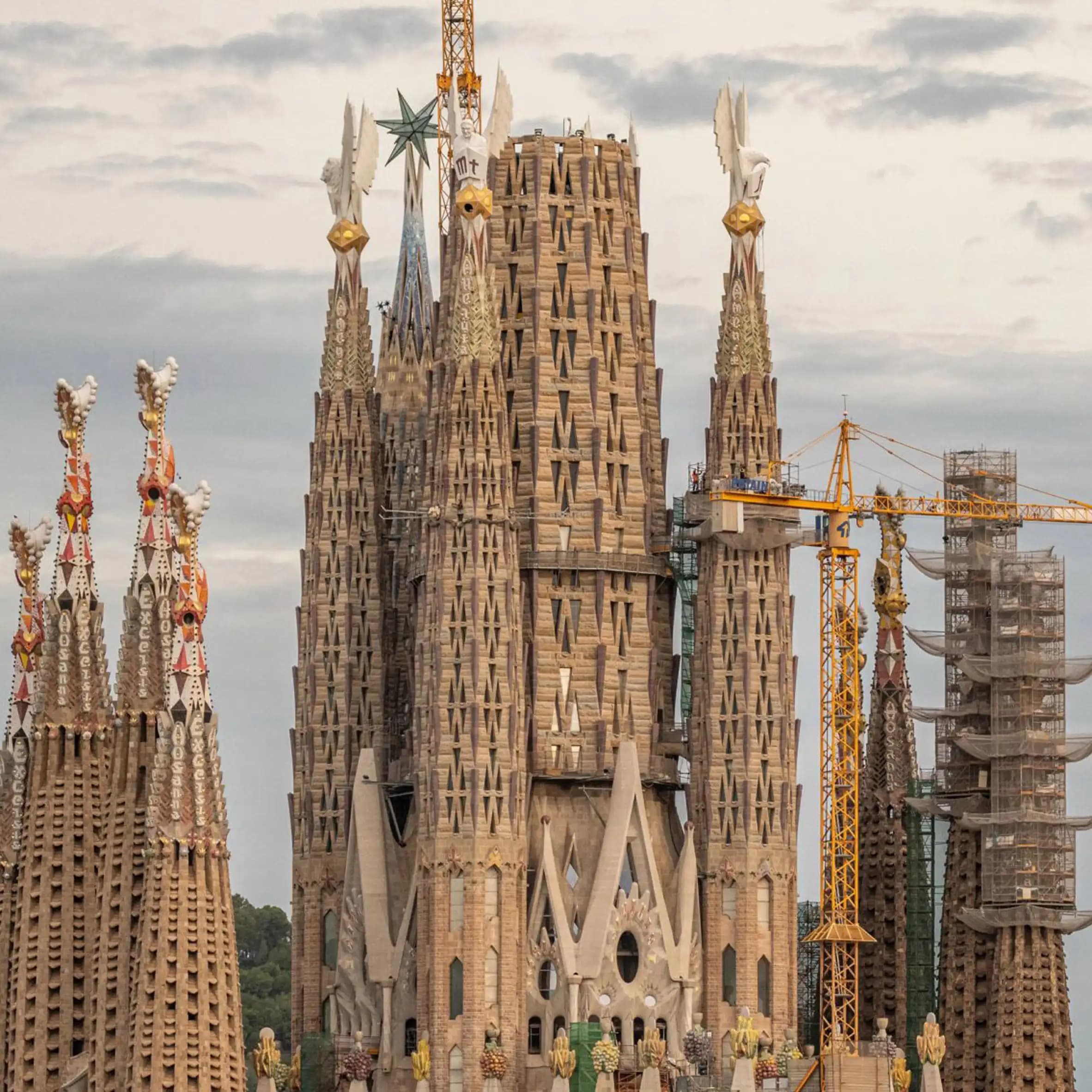 Structural Stone in Sagrada Familia: The Art and Math of Restoration — image 3