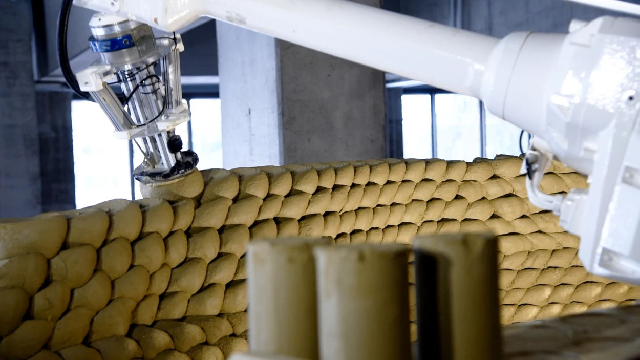Clay 3D-Printing: Beyond Digital Design
