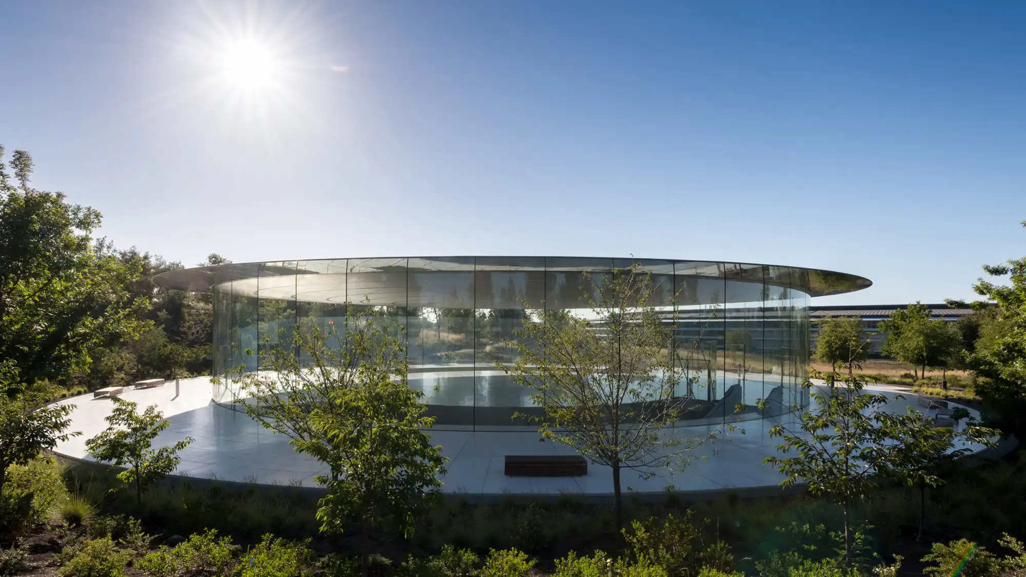 Apple Park © Foster + Partners 	